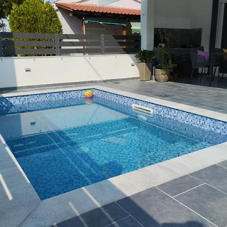 Luxury Victoria, Villa Nea Iraklitsa