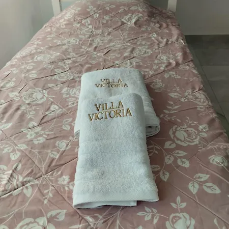 Luxury Victoria, *